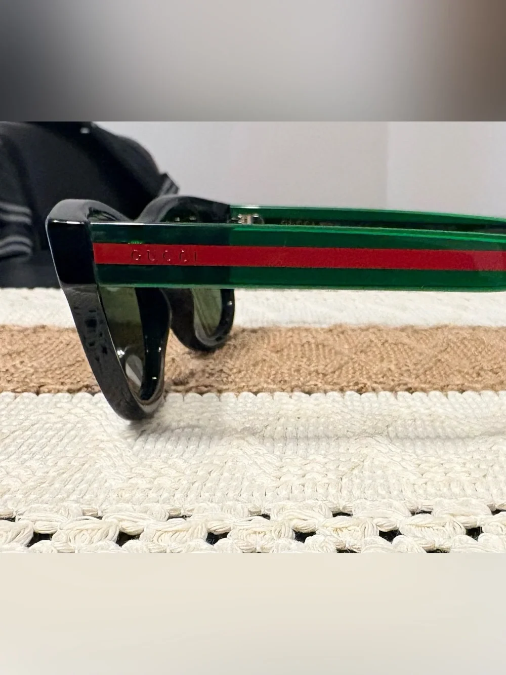 Gucci Black Frame Sunglasses - Women